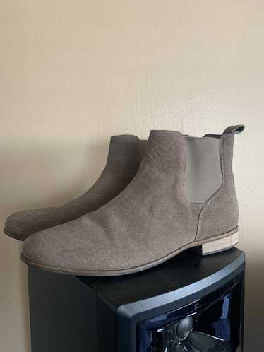 Urban Outfitters Urban Outfitters Chelsea Boots - image 1