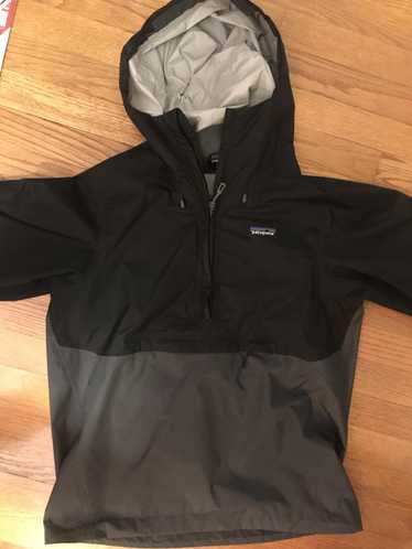 Patagonia Patagonia Windbreaker/Jacket Black Grey