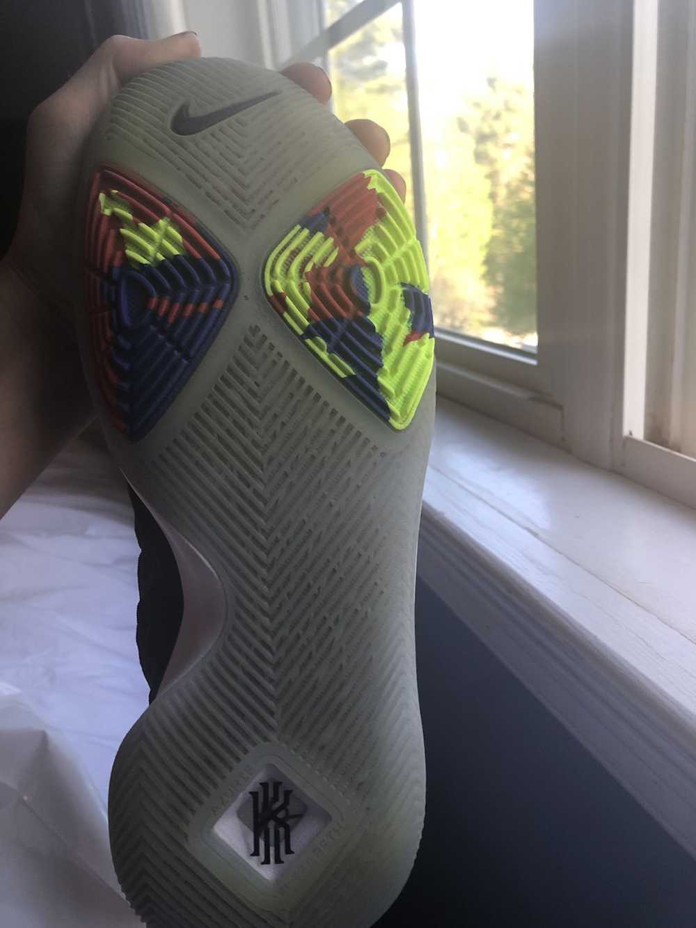 Nike Kyrie 3 - image 3