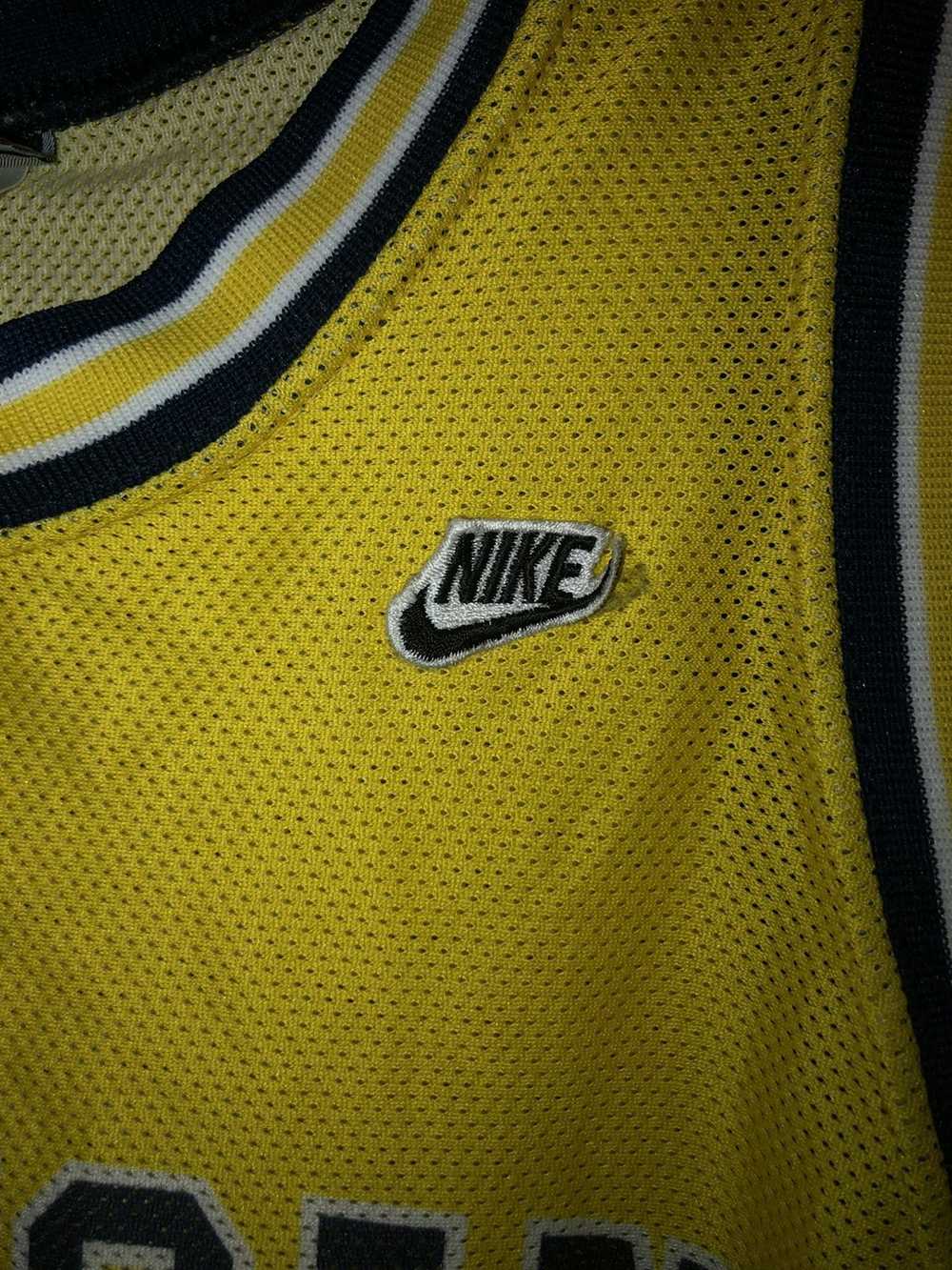 Nike × Vintage Vintage 90s Nike Michigan Basketba… - image 4
