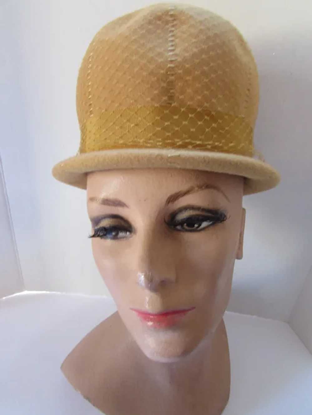 SALE Handsome Helmet Style Felt Hat in Mustard To… - image 7