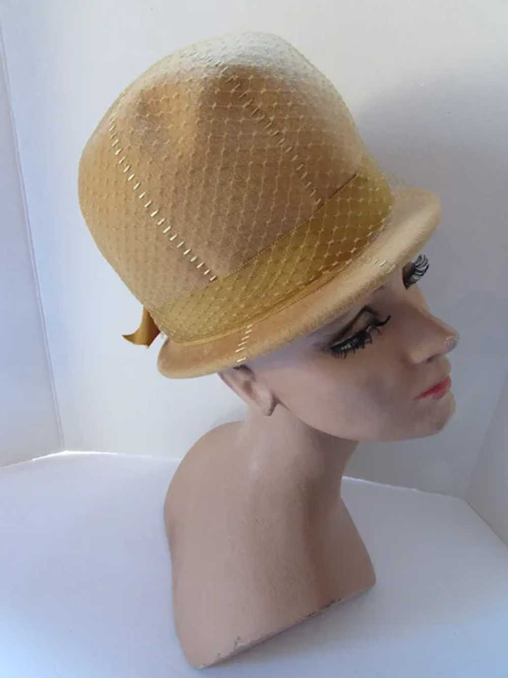 SALE Handsome Helmet Style Felt Hat in Mustard To… - image 9