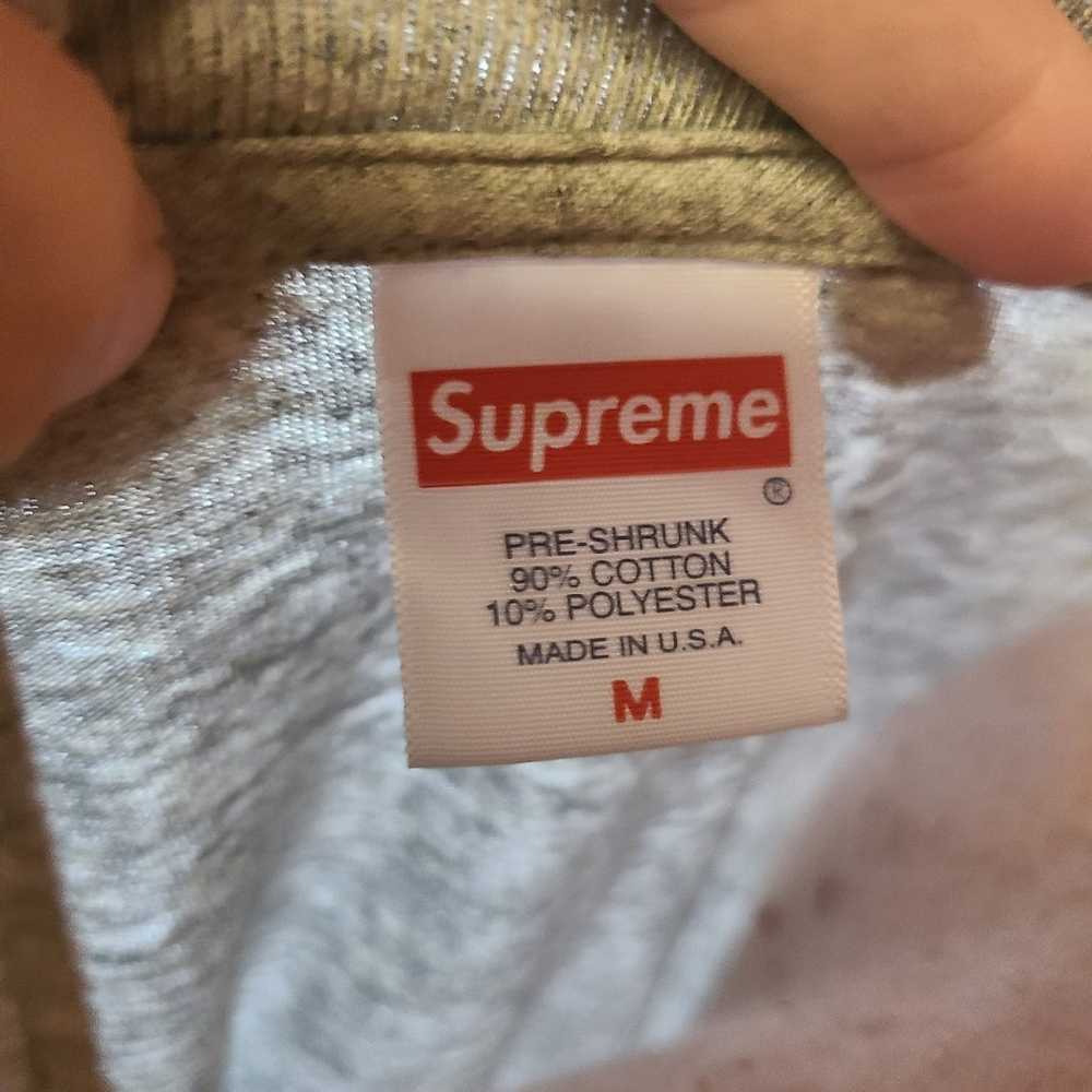 Men's Supreme t-shirt medium - image 4