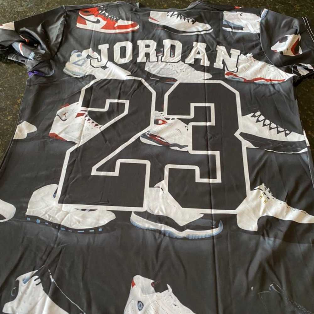 Michael jordan basketball shoe shirt - image 2