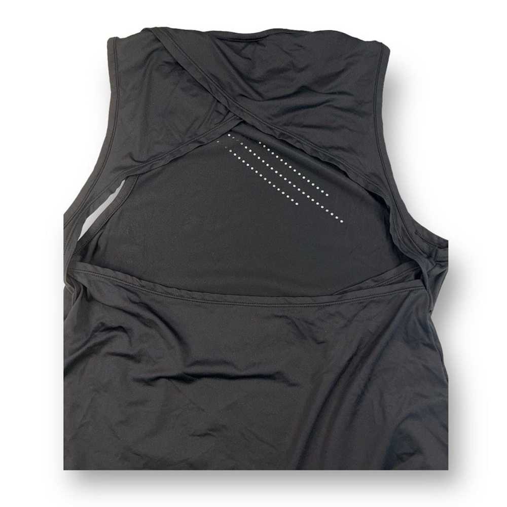 Gymshark Gymshark Dry Tank Top Size Small - image 2