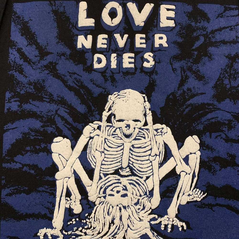 Vintage 90s California Skelton Love Never Dies Te… - image 2