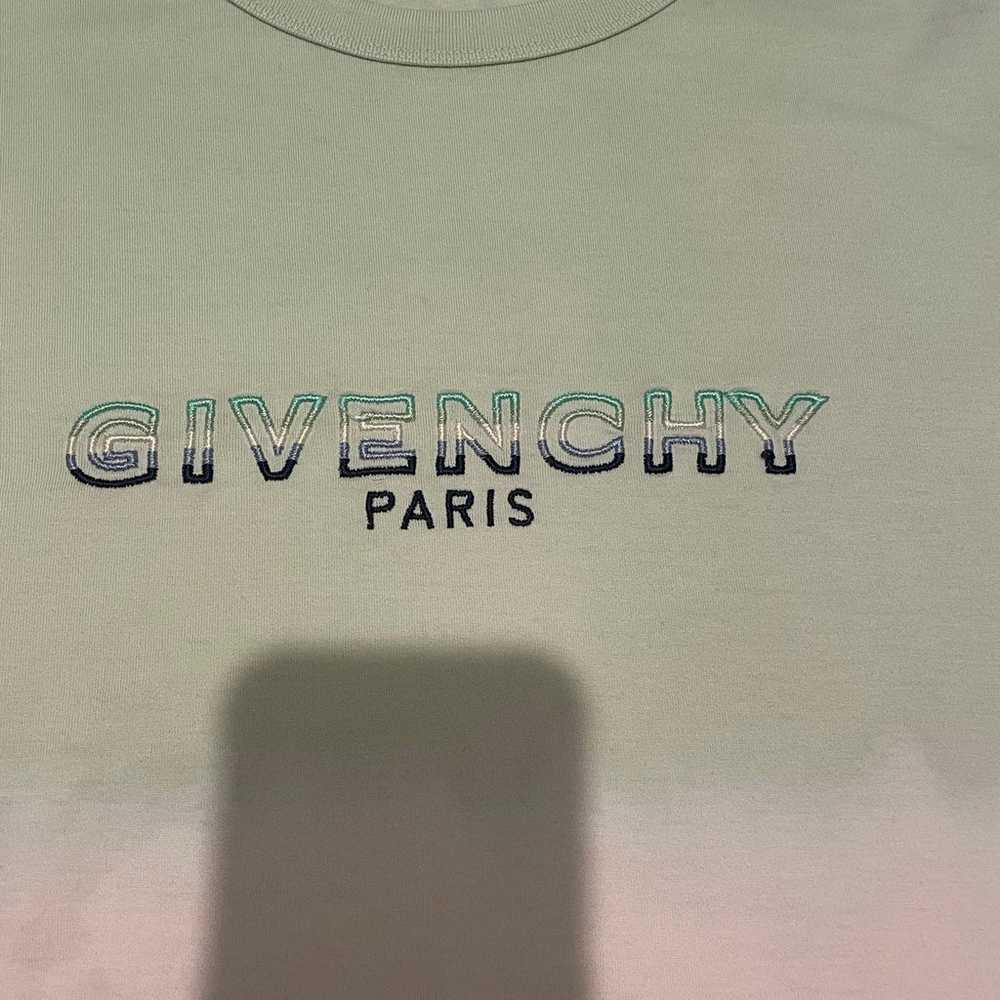 Givenchy T Shirt for Men Size Medium or Women X-L… - image 4