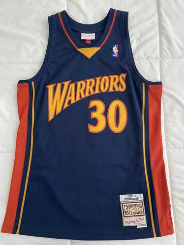 NBA Gold state warriors “ curry “ - image 1