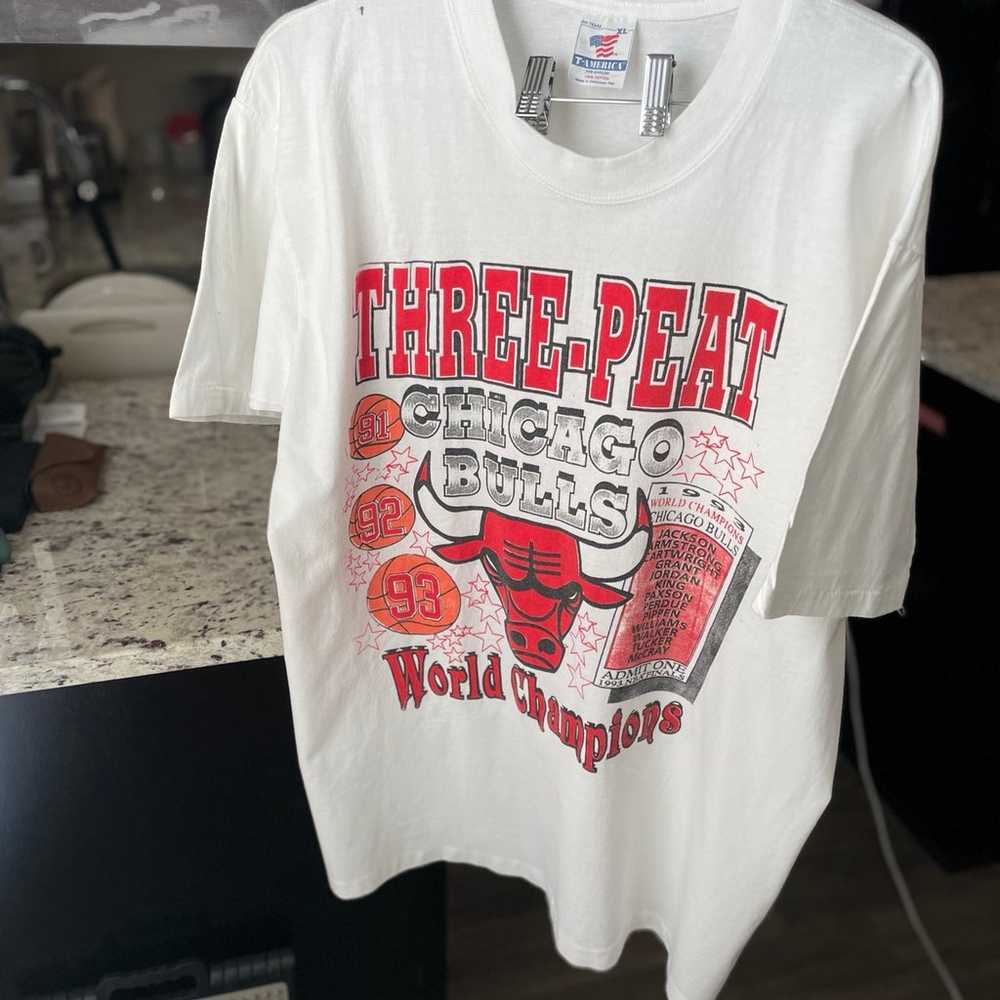 Vintage Chicago Bulls 3-Peat 1993 Bootleg All Ove… - image 1