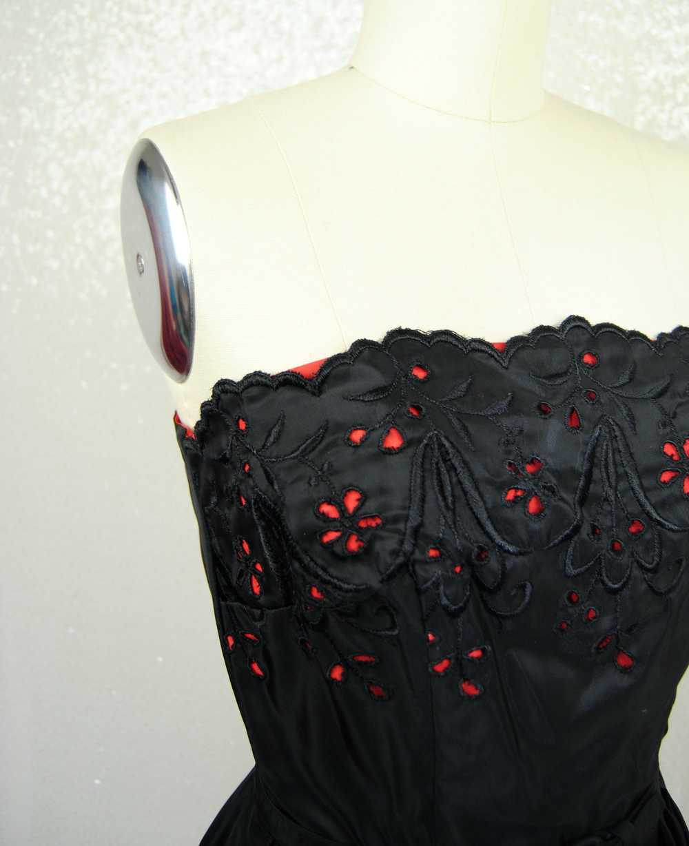 1950s Vintage Black & Red "Minx Modes" Dress and … - image 9