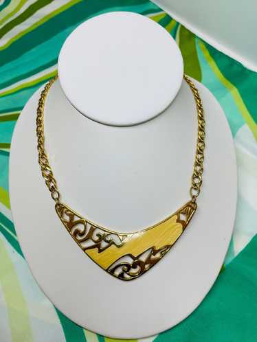 1980’s Cream and Gold Necklace