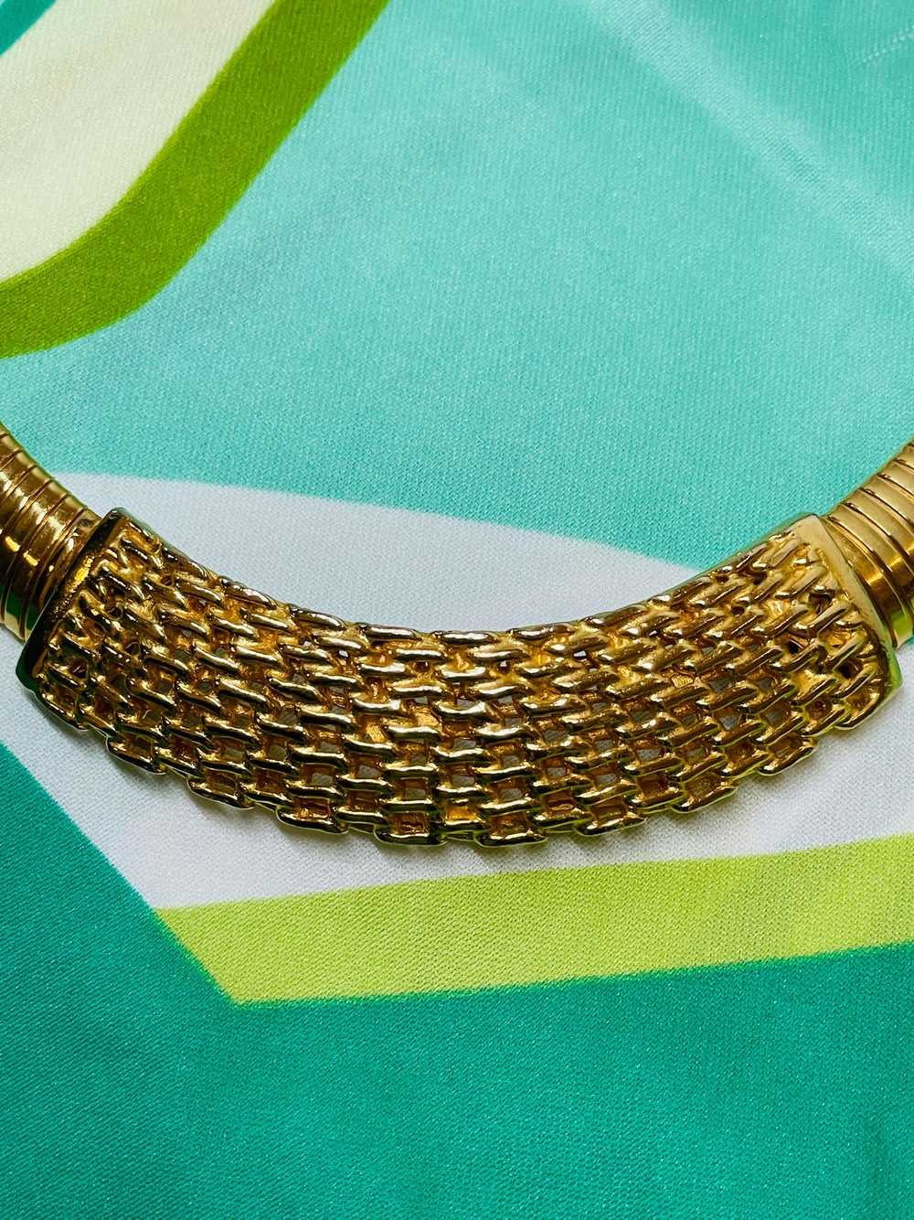1980’s Gold Textured Omega Necklace - image 3