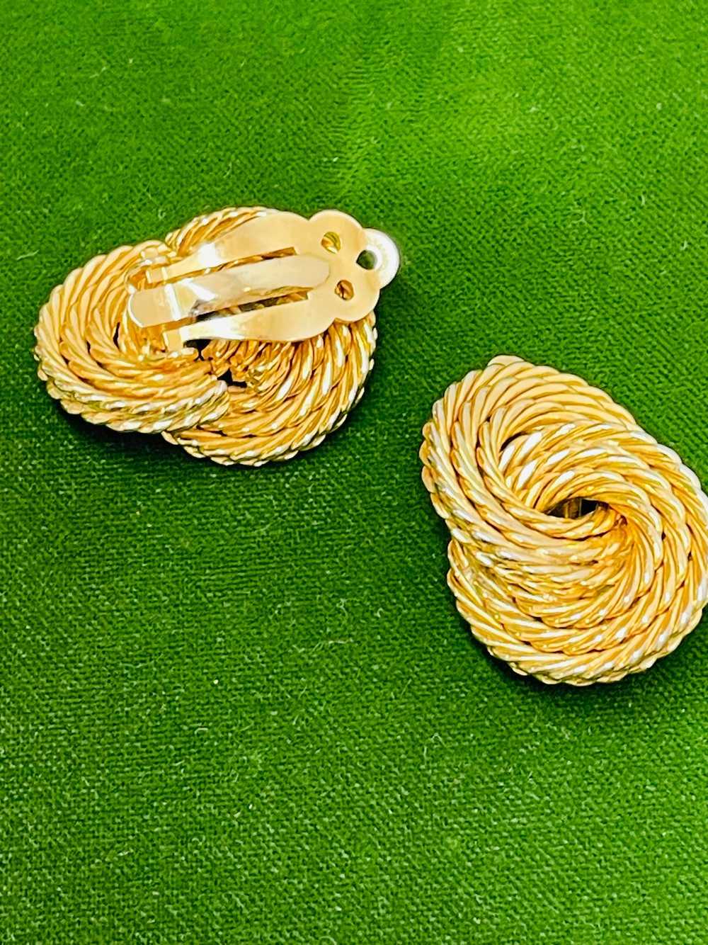 Gold Twisted Circles Clip On Earrings - image 3