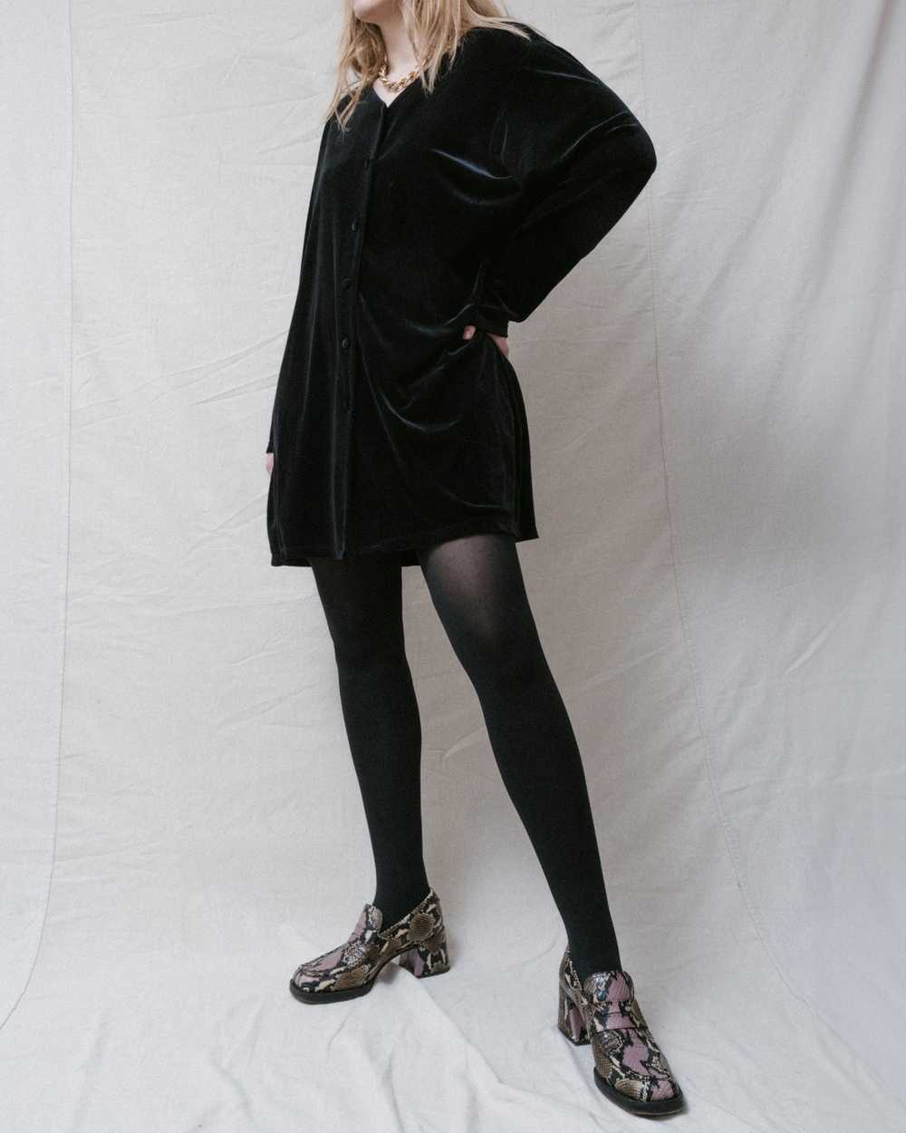 Vintage Oversized Black Velvet Shirt Dress (S-L) - image 3