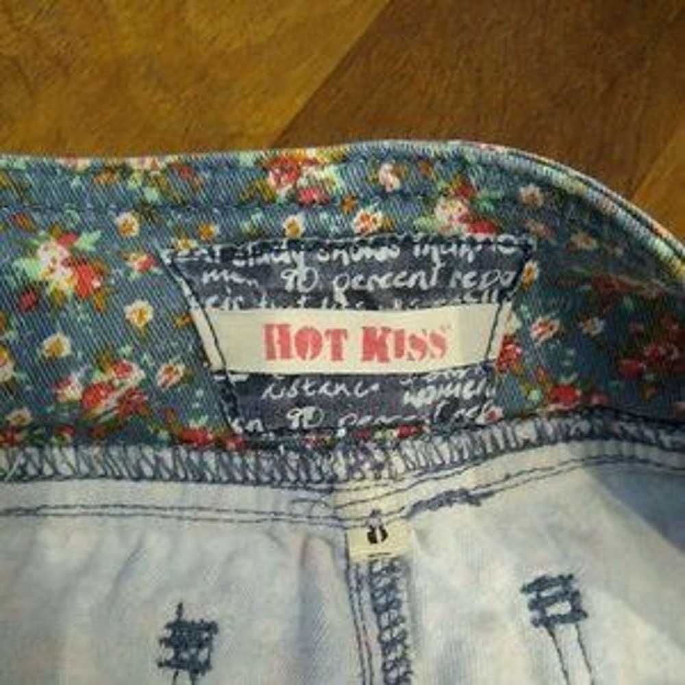 Hot Kiss Womens Size 8 Denim Floral  'Cici Short'… - image 4