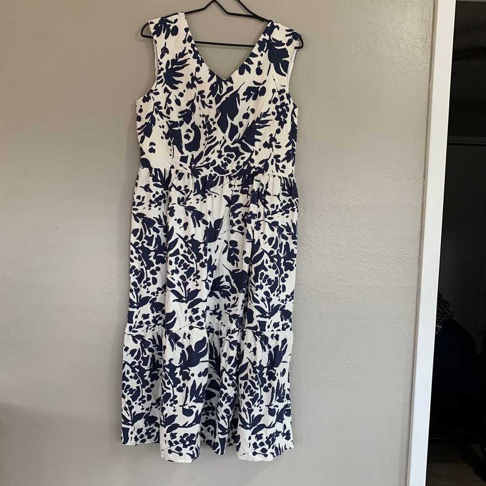 NWOT Women’s Magaschoni White & Navy Bold Shadow … - image 1