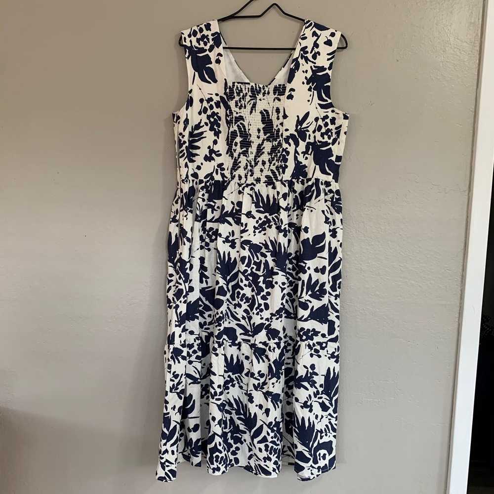 NWOT Women’s Magaschoni White & Navy Bold Shadow … - image 4