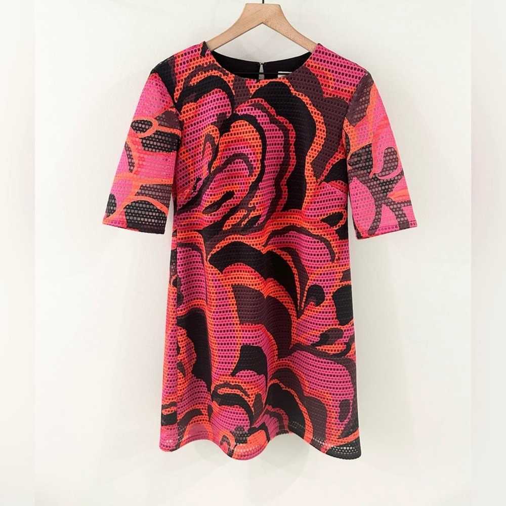 Trina Turk Laser Cut Printed Sheath Dress Pink & … - image 2