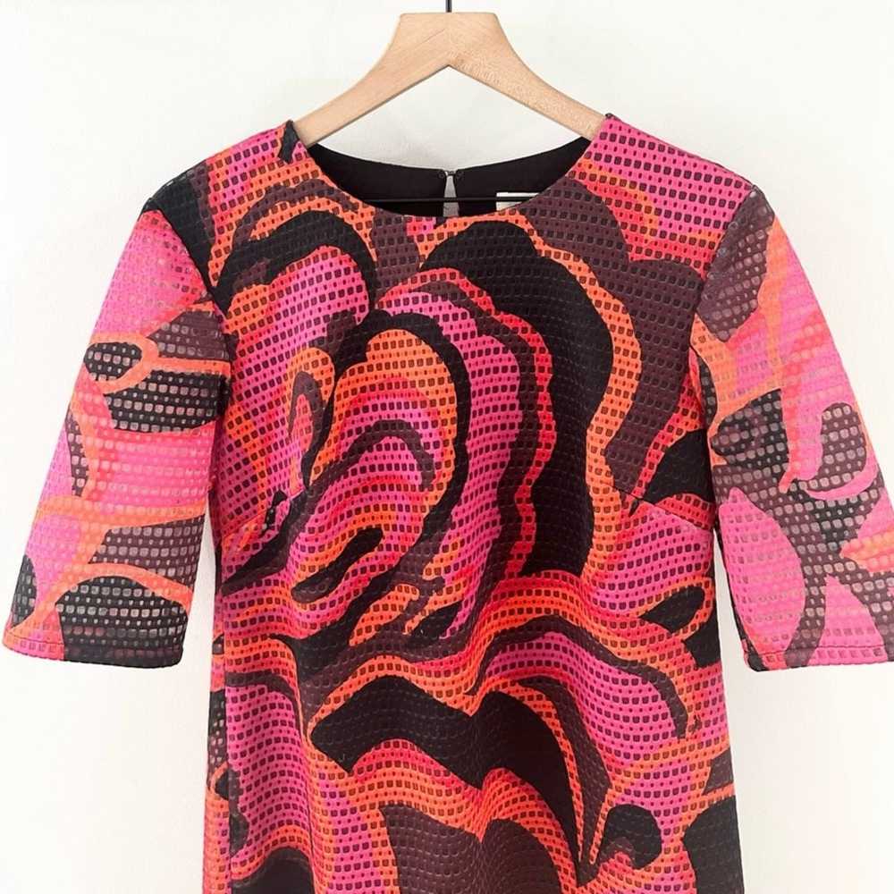 Trina Turk Laser Cut Printed Sheath Dress Pink & … - image 3
