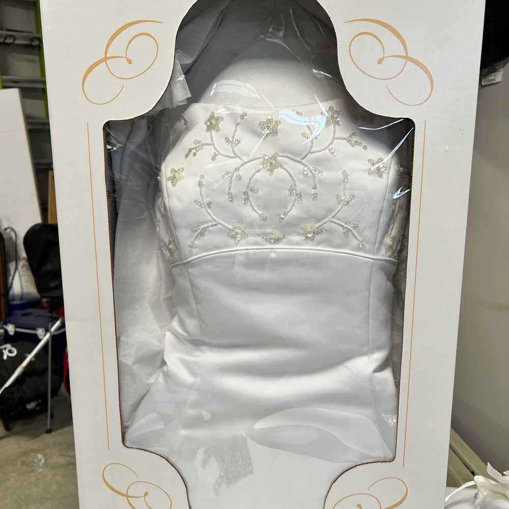 Davids Bridal Wedding Dress size 18 - image 1
