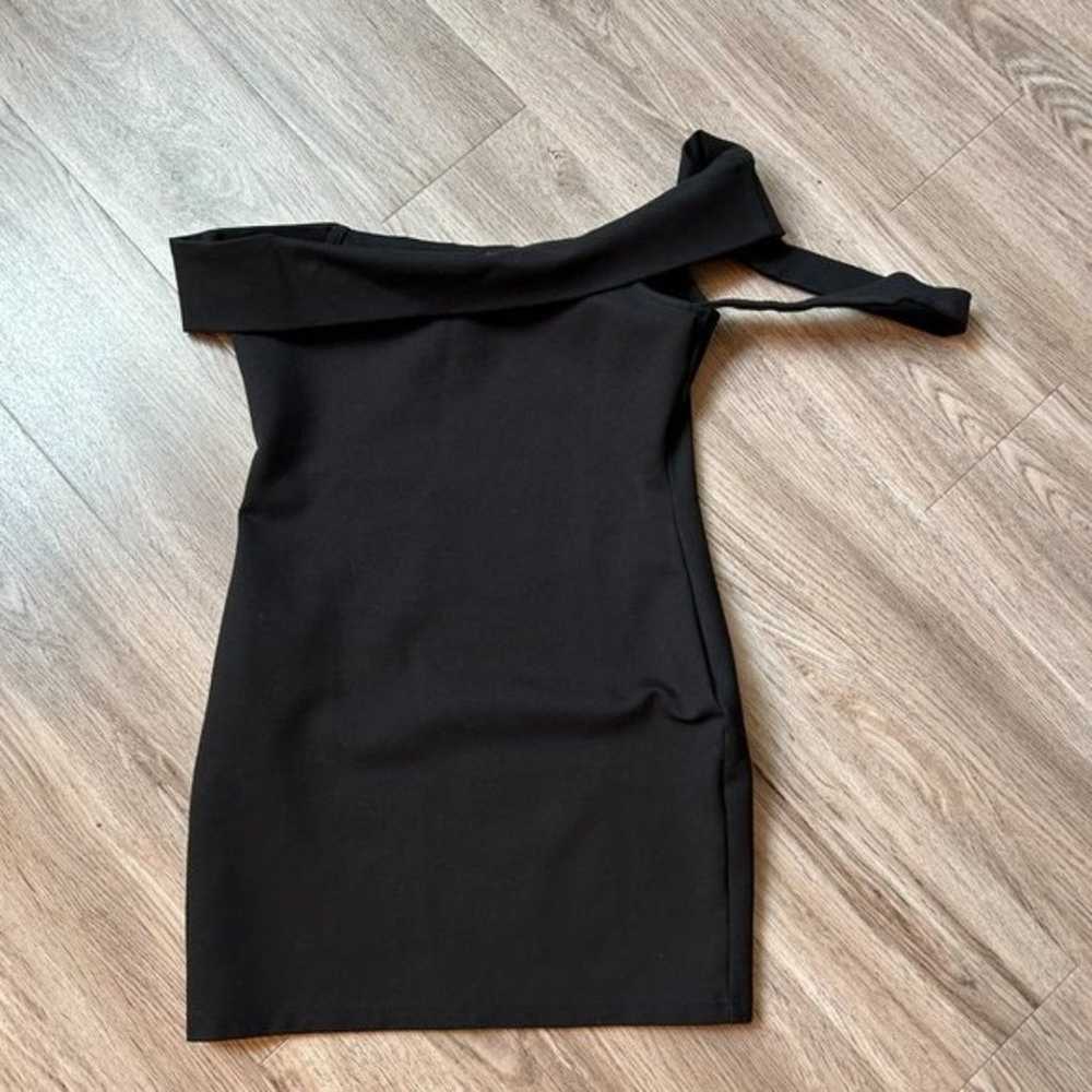 Superdown Quin One Shoulder Little Black Dress Si… - image 3