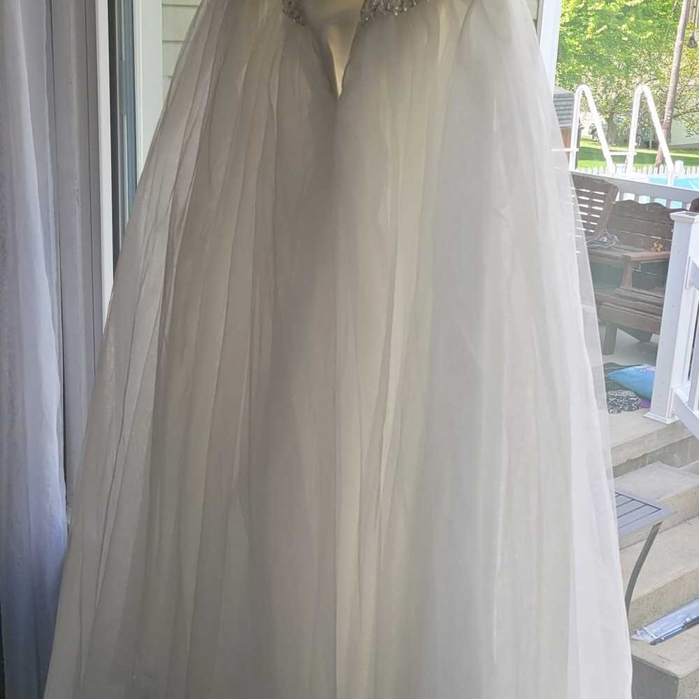 White ballgown - image 4