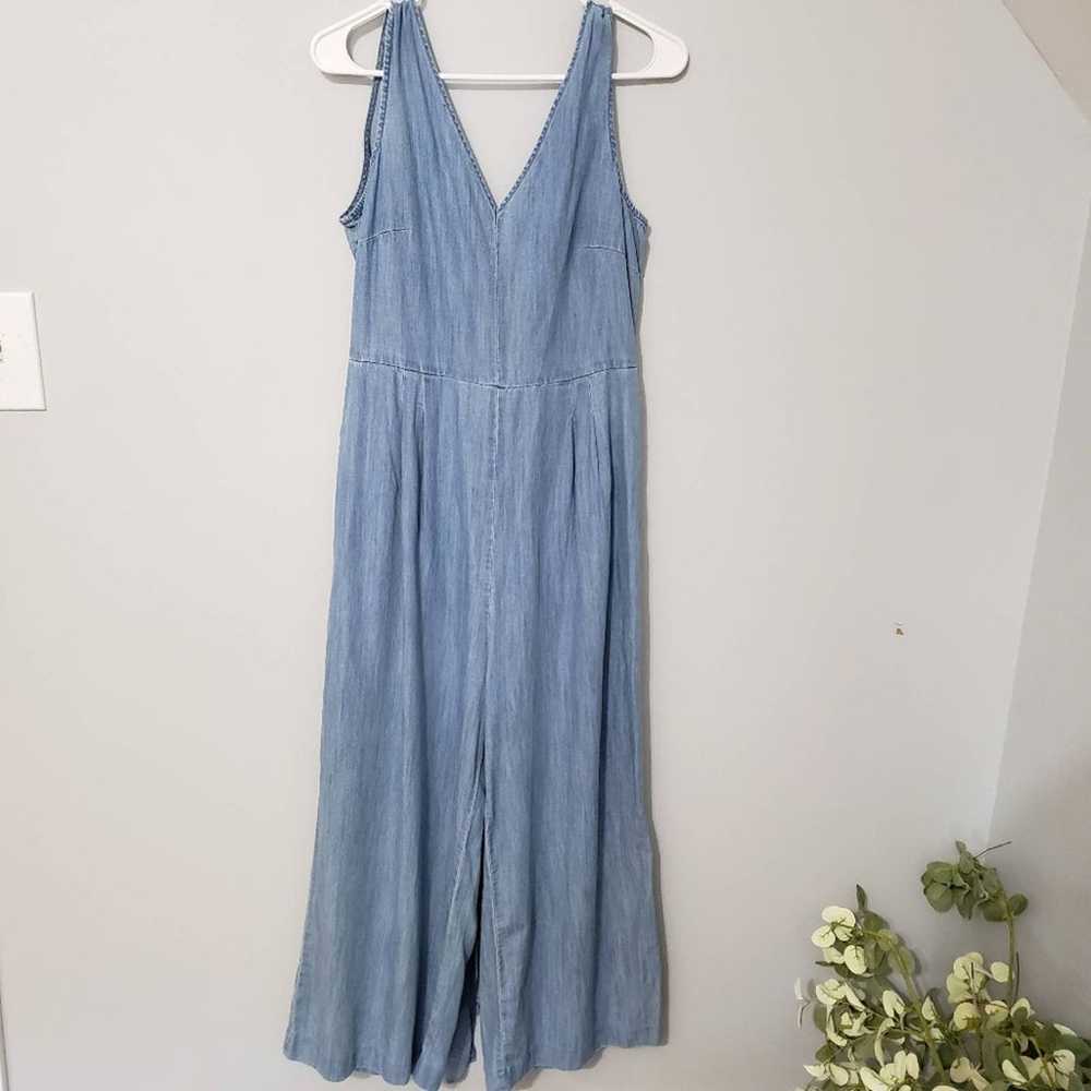 J. Crew Chambray Denim Sleeveless Cropped Wide Le… - image 3
