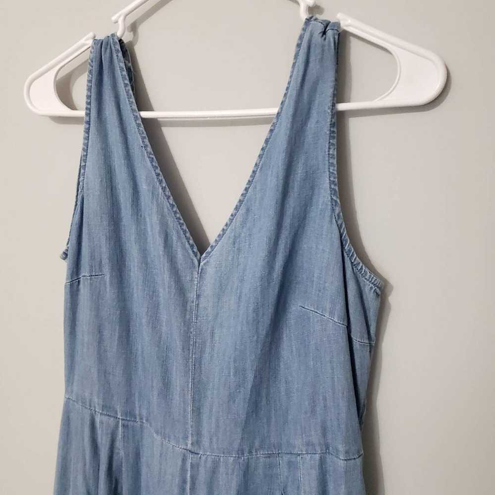 J. Crew Chambray Denim Sleeveless Cropped Wide Le… - image 4