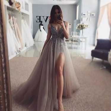 Sexy V-neck Simple Tulle A-line Long Evening Prom… - image 1