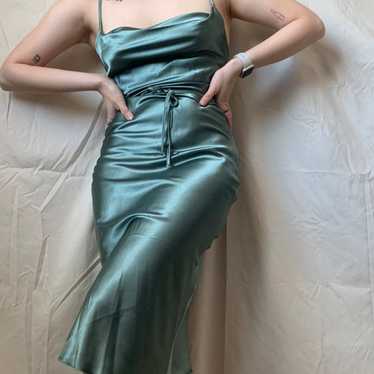 Emerald green satin silky bodycon midi dress
