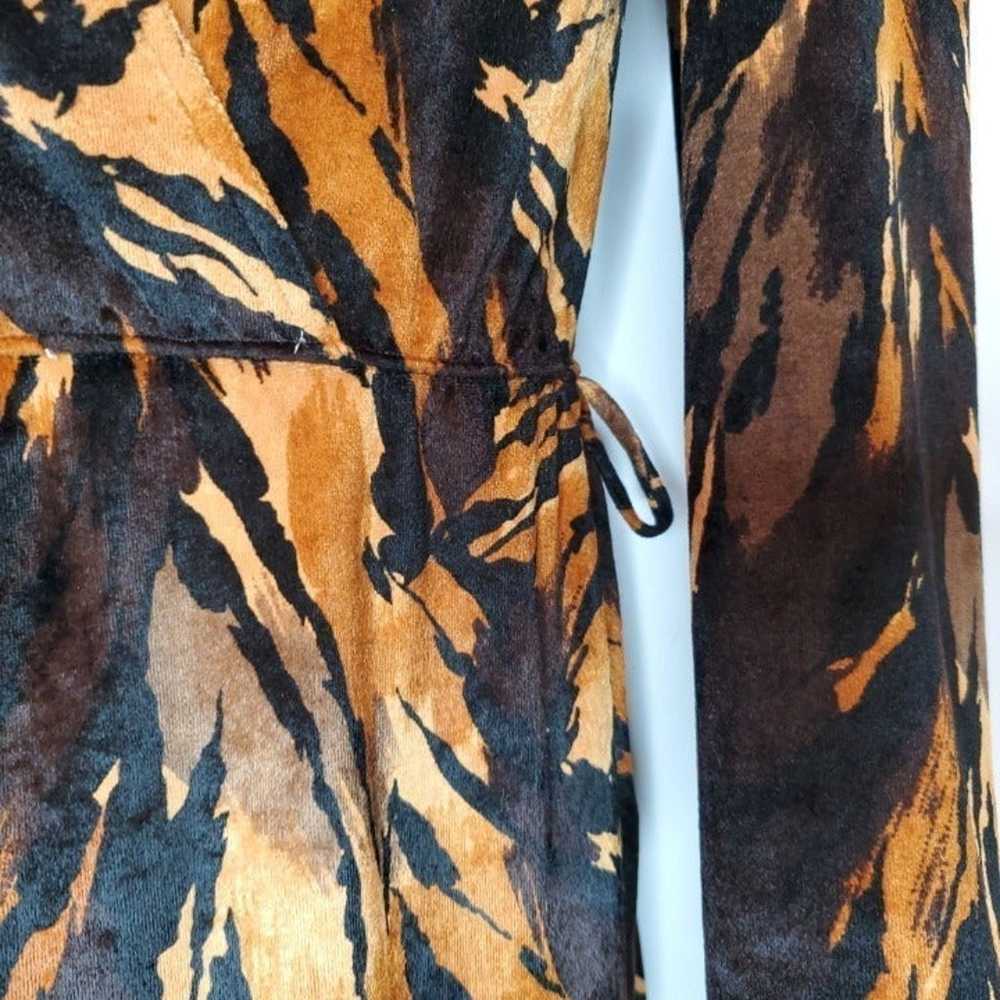 Vintage 70s Tiger Print Velour V Neck Dress Sz M … - image 4