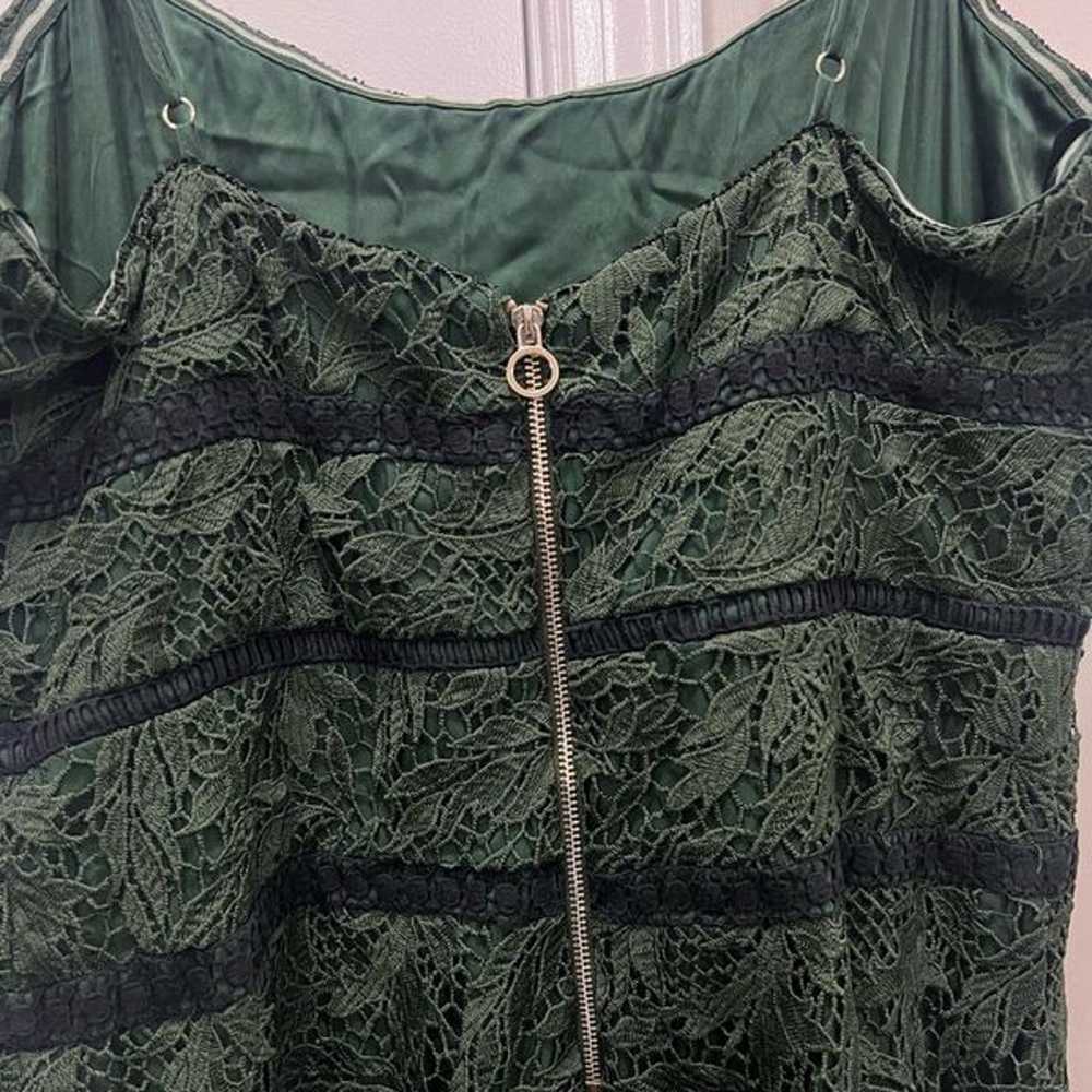 STYLESTALKER Green Ophelia Lace Midi Dress Size X… - image 12