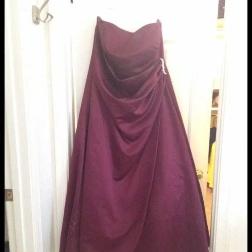 Burgundy bridesmaid's dress - image 1