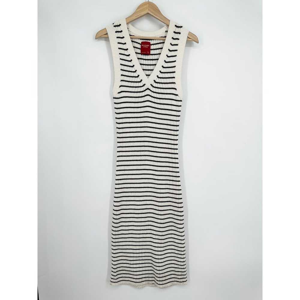 Abercrombie & Fitch Limited Edition Sleeveless Sw… - image 2