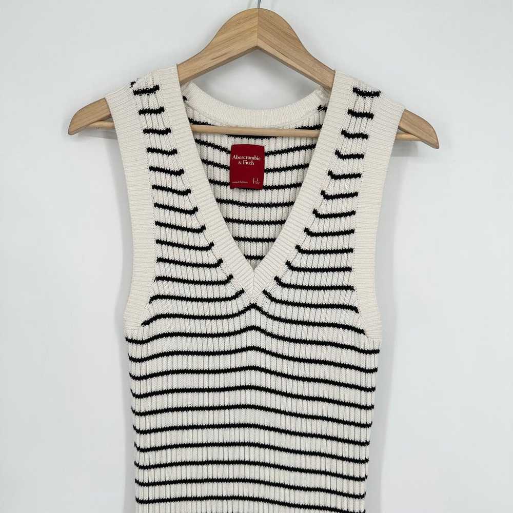Abercrombie & Fitch Limited Edition Sleeveless Sw… - image 3
