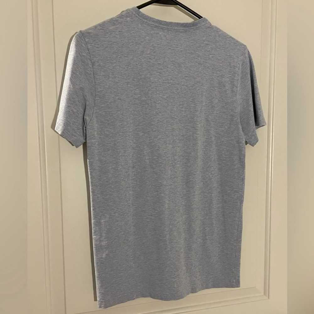 Brand New Mens Express Small Stretch V-Neck T-Shi… - image 2