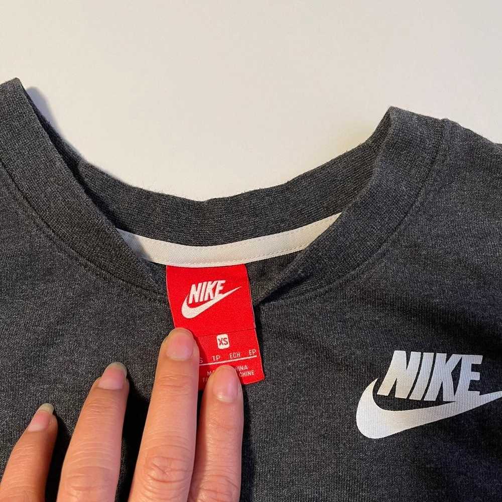 Nike t shirt for women - image 2