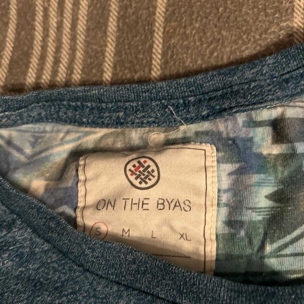 On The Byas Men T-Shirt Size Small - image 2