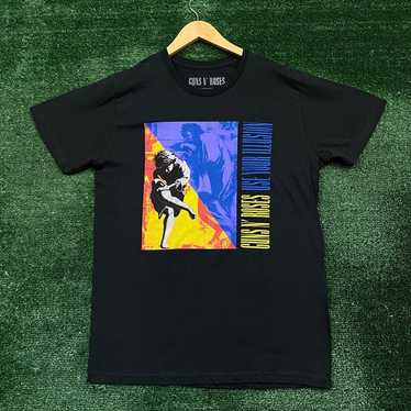 Guns N’ Roses Use Your Illusion Tshirt size medium - image 1