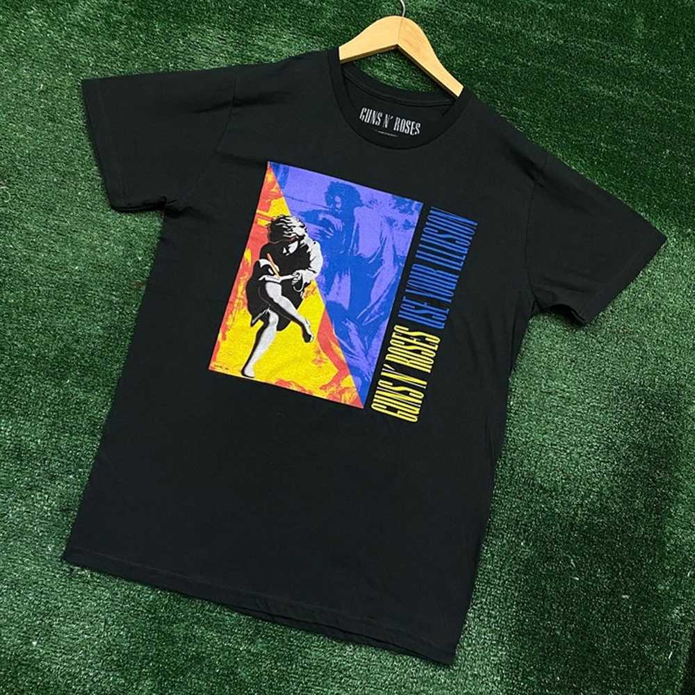 Guns N’ Roses Use Your Illusion Tshirt size medium - image 3