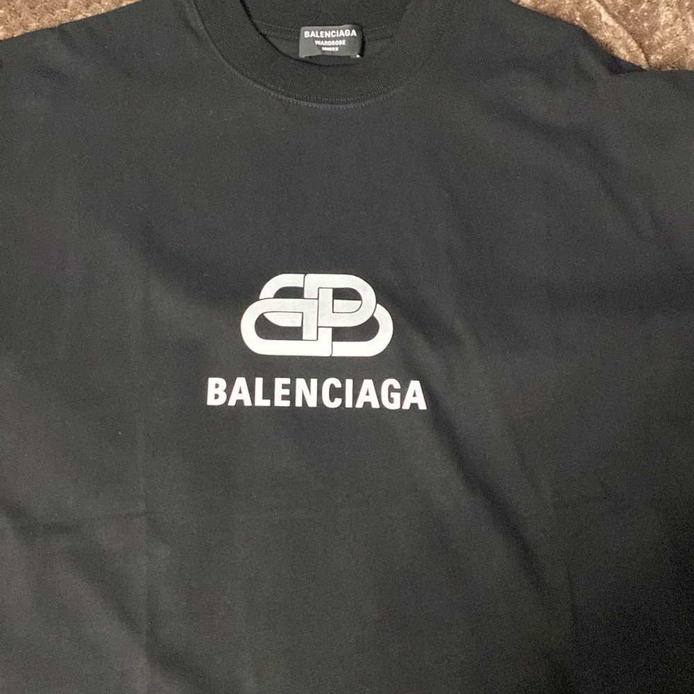 Balenciaga Big B Logo tee like new Large - image 1