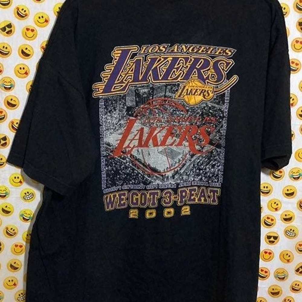 2002 World Champions Lakers Shirt 3peat - image 2