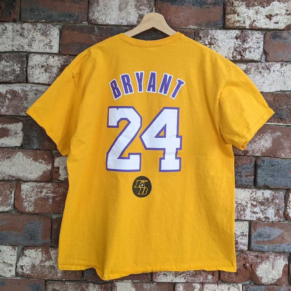 LA Lakers Kobe Bryant memorial t-shirt - image 4