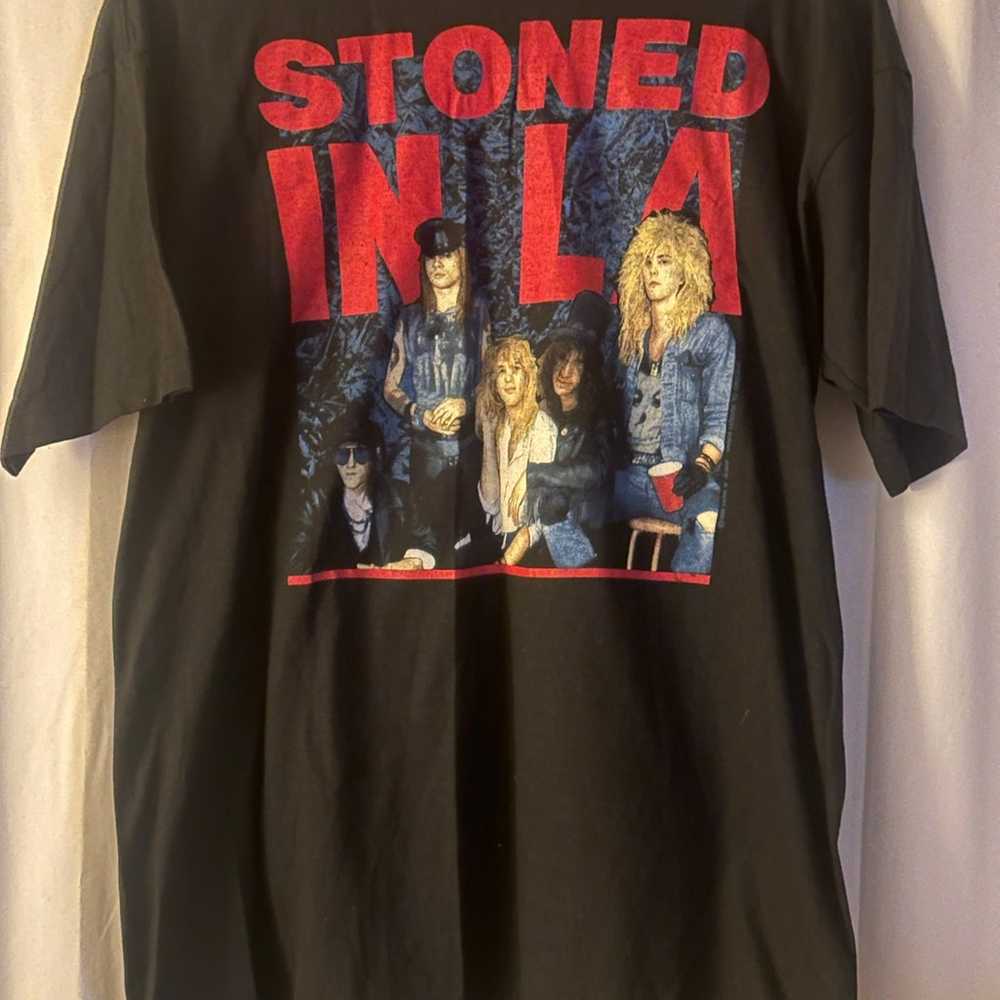 Guns N’ Roses stoned in L.A. Los Ángeles coliseum… - image 2