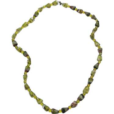 Vintage glass green beaded necklace