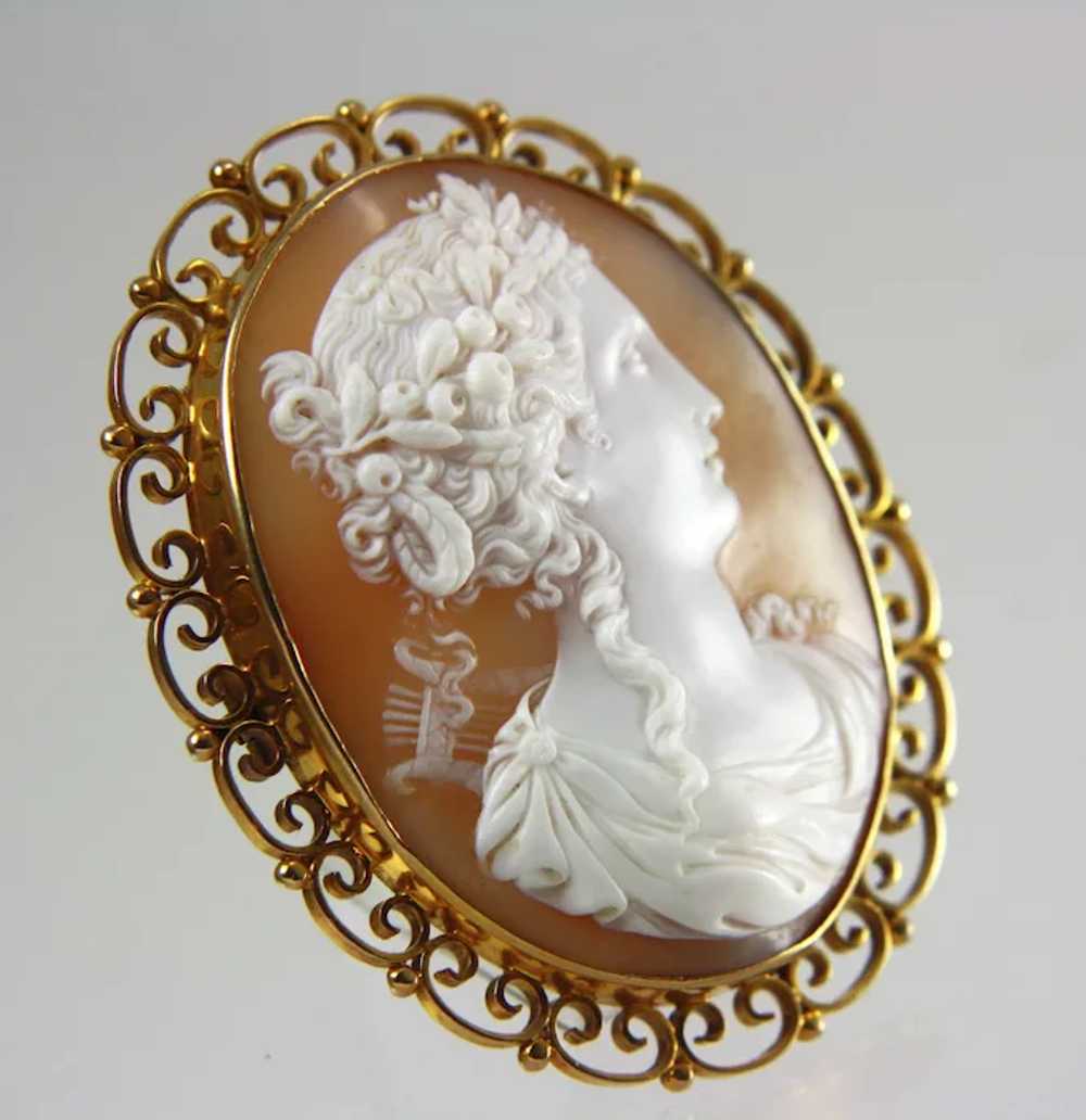 XLarge 9ct Gold Victorian Cameo Brooch of Muse Ca… - image 12