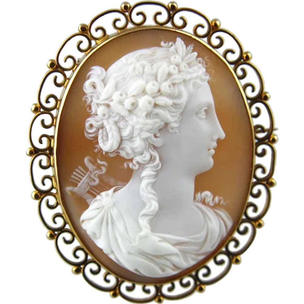 XLarge 9ct Gold Victorian Cameo Brooch of Muse Ca… - image 1