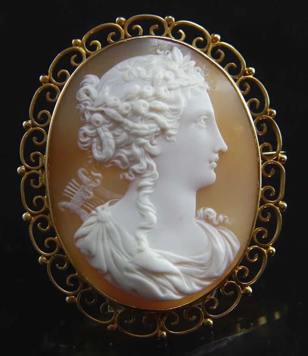 XLarge 9ct Gold Victorian Cameo Brooch of Muse Ca… - image 5