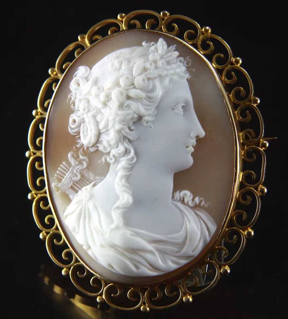 XLarge 9ct Gold Victorian Cameo Brooch of Muse Ca… - image 8