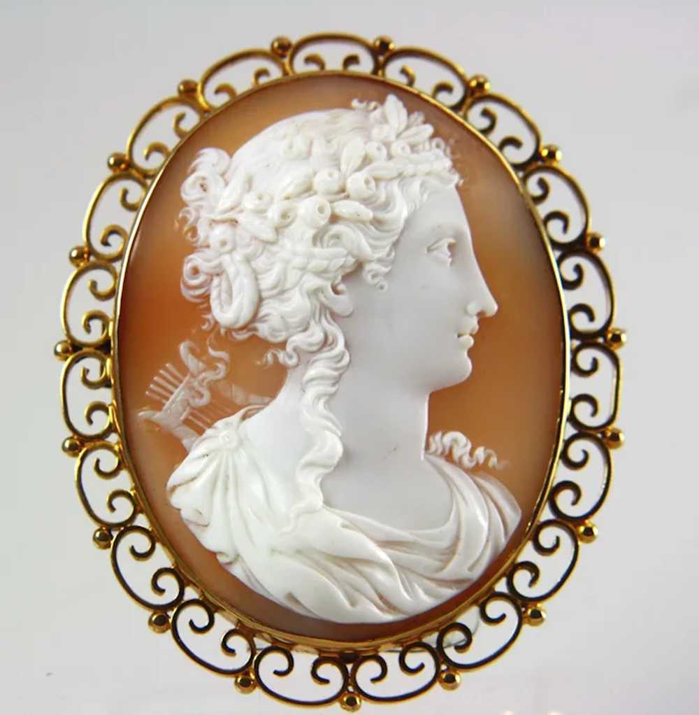 XLarge 9ct Gold Victorian Cameo Brooch of Muse Ca… - image 9